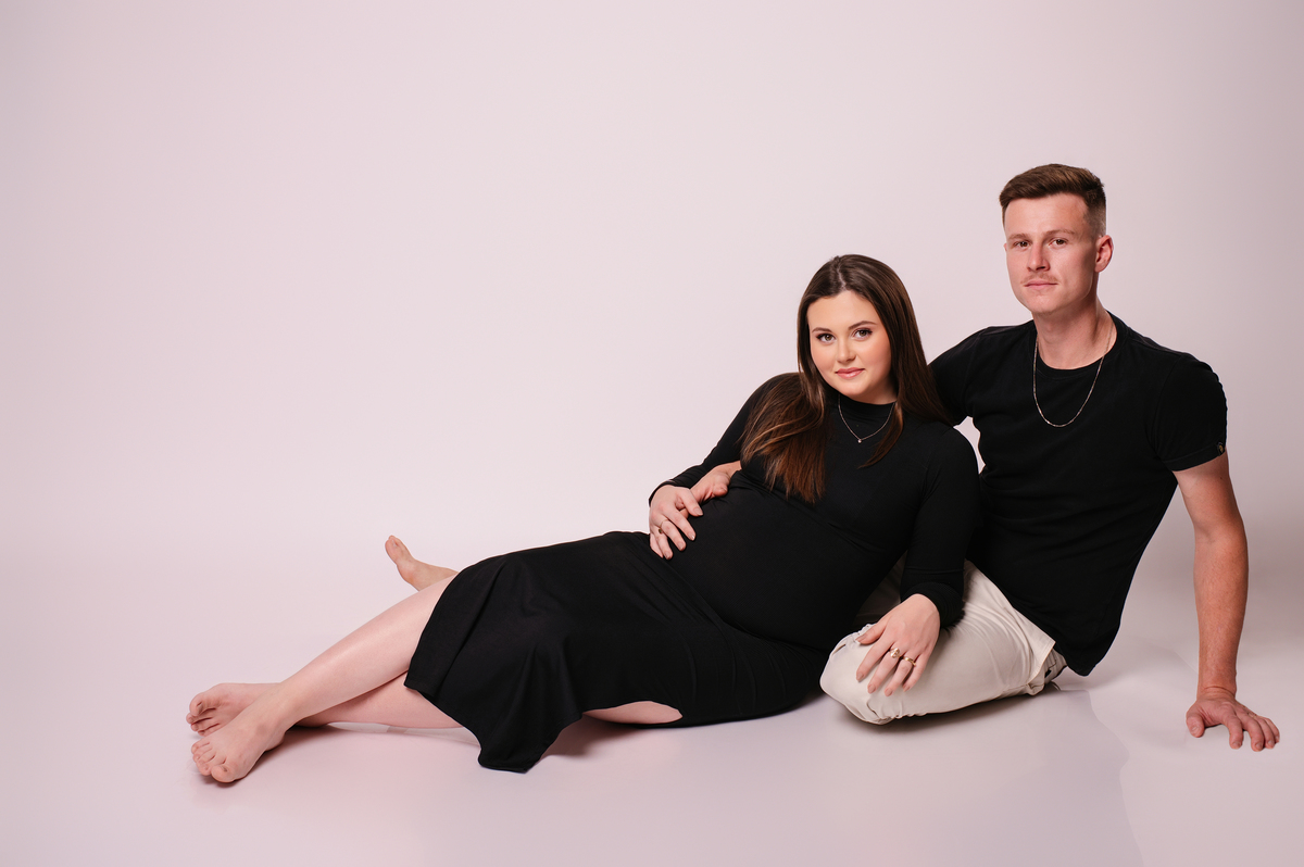 Ensaio de gestante em estúdio, Tati Maldaner fotografia.