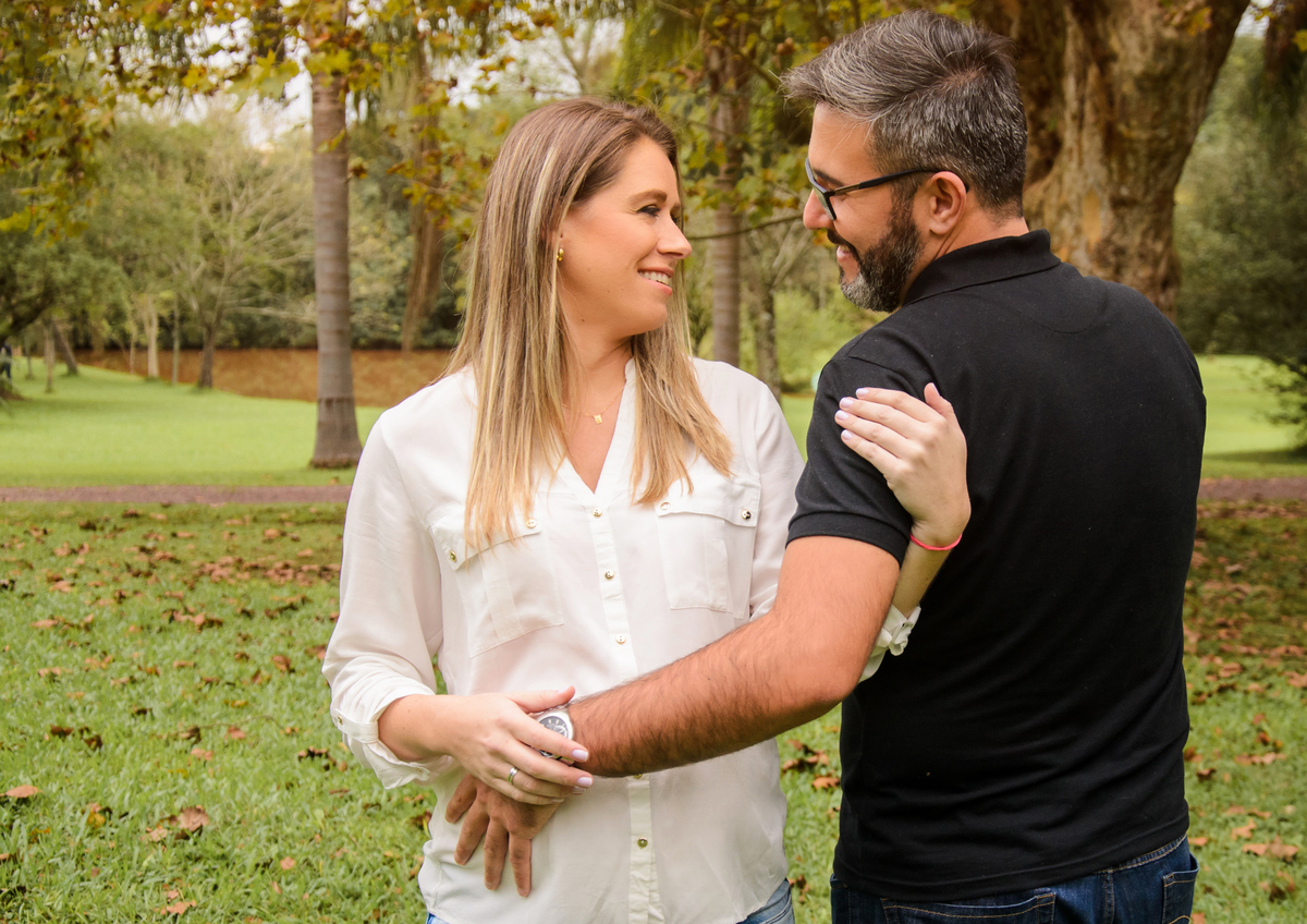 Ensaio de Casal Gestante Realizado Jardim Botânico por Thaty Maldaner