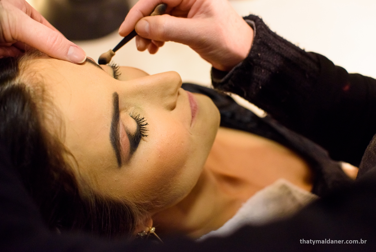 Maquiagem Marcela Martinez - Curso Direito - Univates. Fotos de formatura  por Thaty Maldaner Fotografia  - making of - salão 