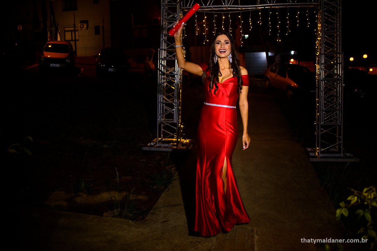 Fotos de formatura  em Lajeado RS por Thaty Maldaner Fotografia -  decoração Exclusiva Eventos. Local: JAMROCK SKATE LOUNGE