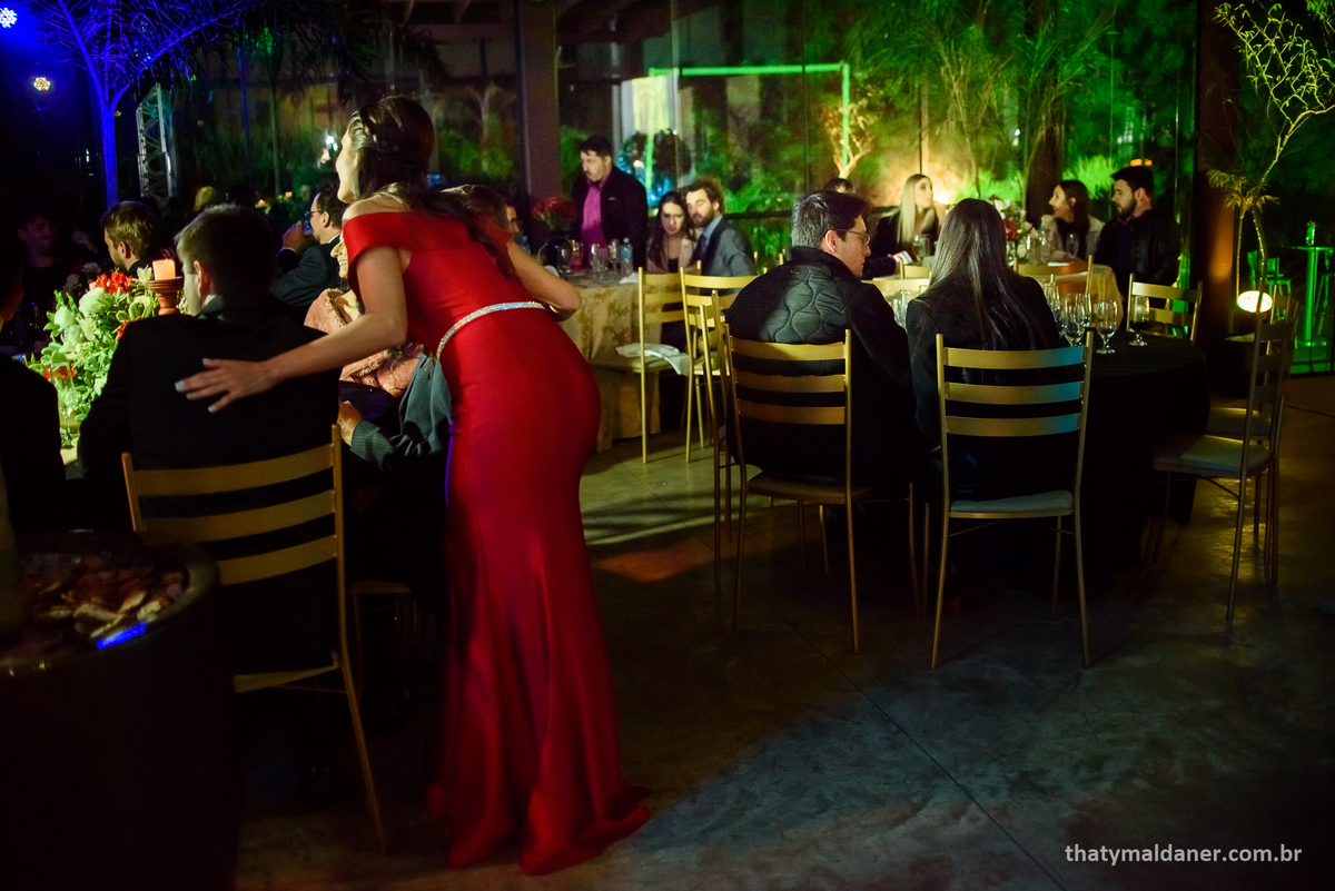 Fotos de formatura  em Lajeado RS por Thaty Maldaner Fotografia -  decoração Exclusiva Eventos. Local: JAMROCK SKATE LOUNGE