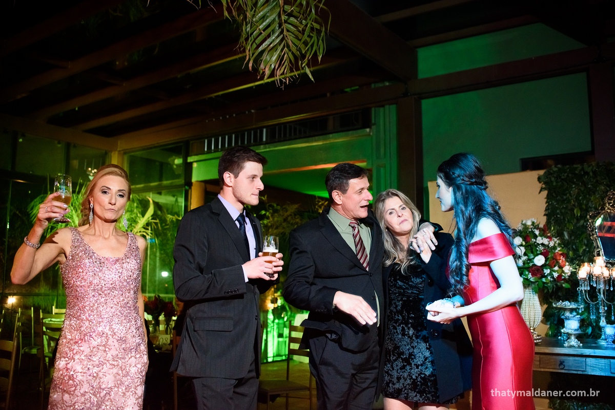 Fotos de formatura  em Lajeado RS por Thaty Maldaner Fotografia -  decoração Exclusiva Eventos. Local, festa de formatura JAMROCK SKATE LOUNGE