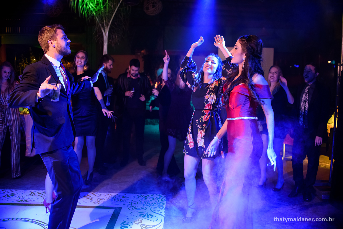 Fotos de formatura  em Lajeado RS por Thaty Maldaner Fotografia -  decoração Exclusiva Eventos. Local, festa de formatura JAMROCK SKATE LOUNGE