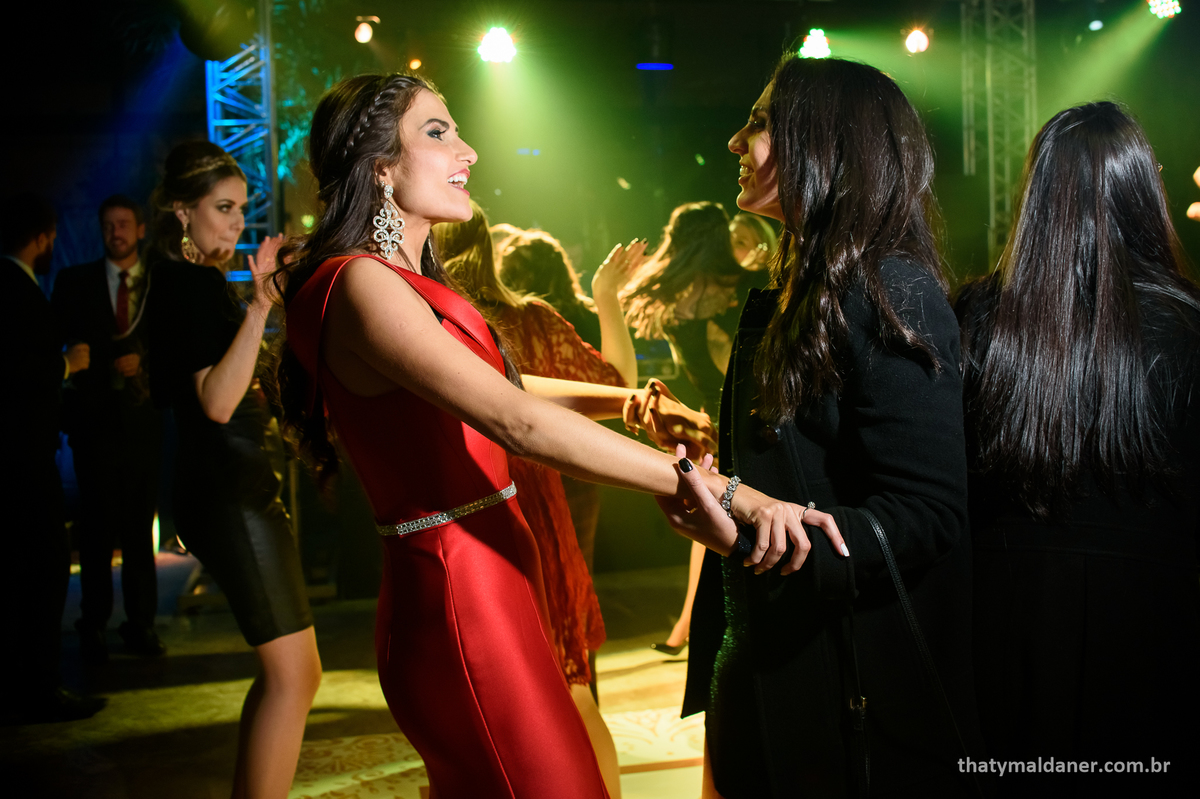 Fotos de formatura  em Lajeado RS por Thaty Maldaner Fotografia -  decoração Exclusiva Eventos. Local, festa de formatura JAMROCK SKATE LOUNGE