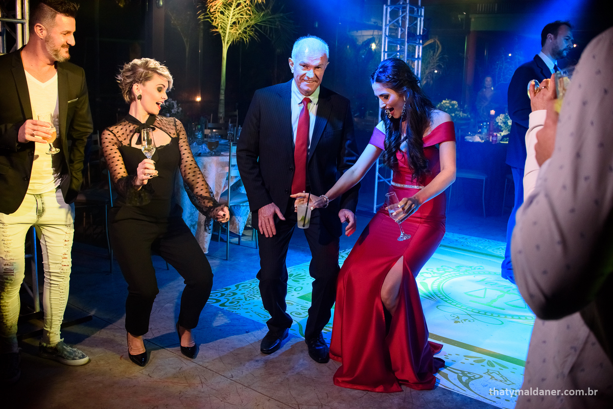 Fotos de formatura  em Lajeado RS por Thaty Maldaner Fotografia -  decoração Exclusiva Eventos. Local, festa de formatura JAMROCK SKATE LOUNGE