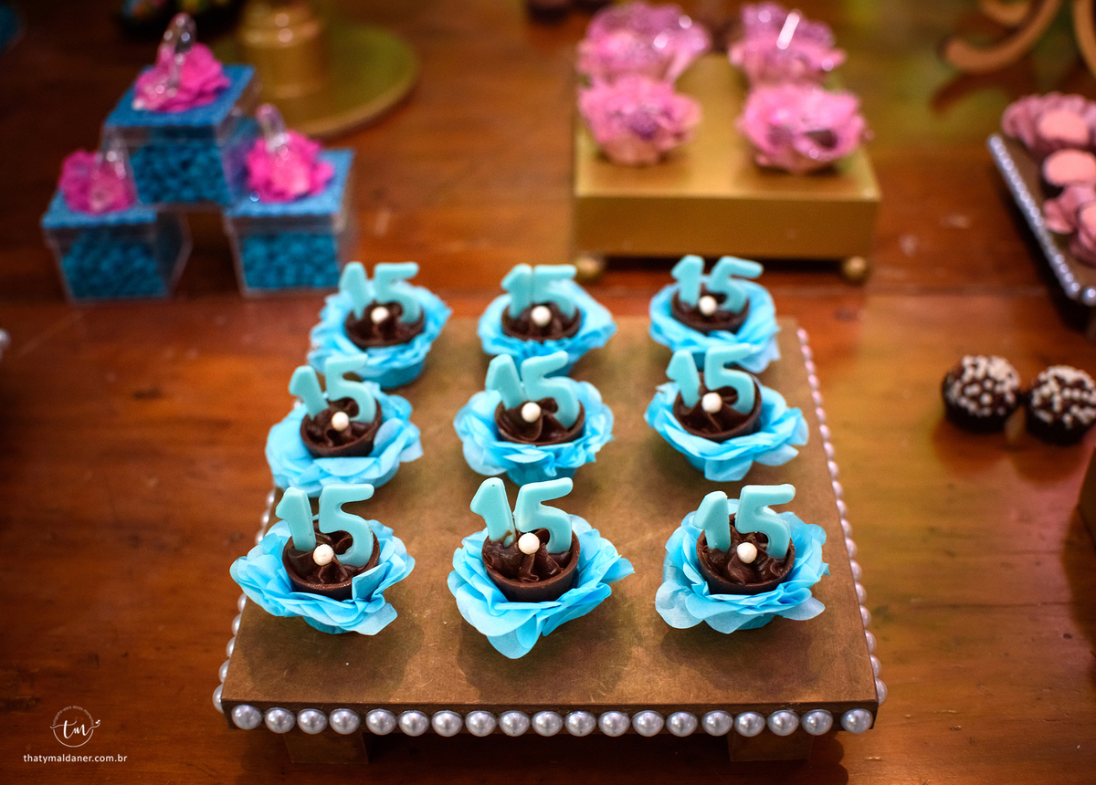 Festa de 15 anos  por Thaty Maldaner Fotografia na Fantasia Casa de Festas em Lajeado Rio Grande do Sul Brasil - decoração 15 anos e mesa de doces