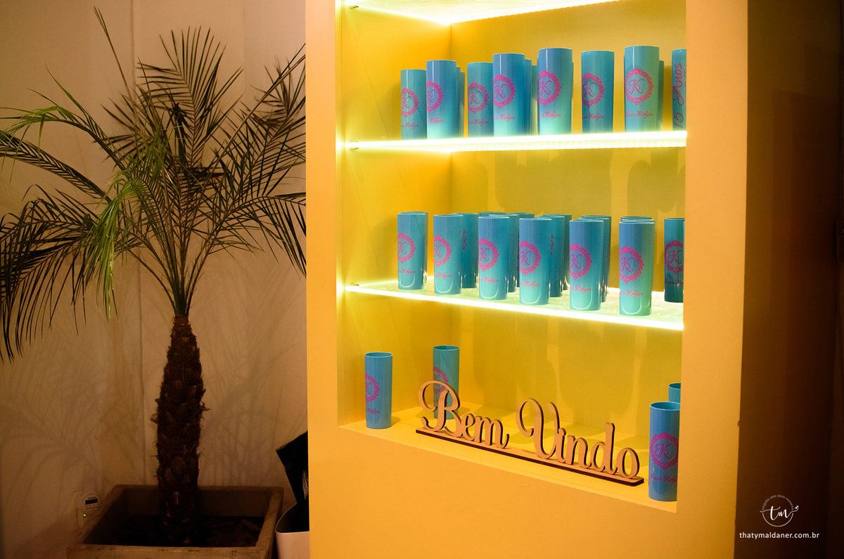 Festa de 15 anos  por Thaty Maldaner Fotografia na Fantasia Casa de Festas em Lajeado Rio Grande do Sul Brasil - decoração 15 anos e mesa de doces, lembranças