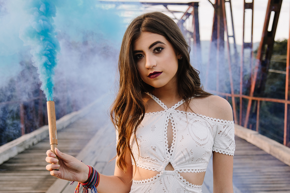 Ensaio de 15 anos em Lajeado por Thaty Maldaner Fotografia na  ponte de ferro