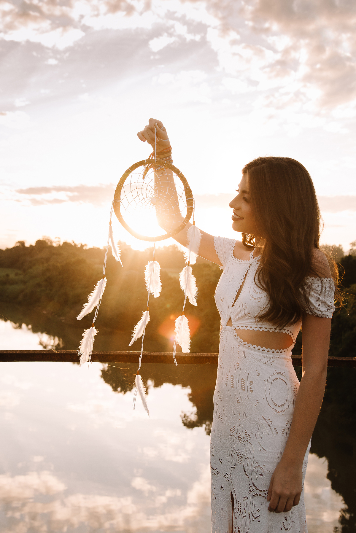 Ensaio de 15 anos em Lajeado por Thaty Maldaner Fotografia na  ponte de ferro com por do sol