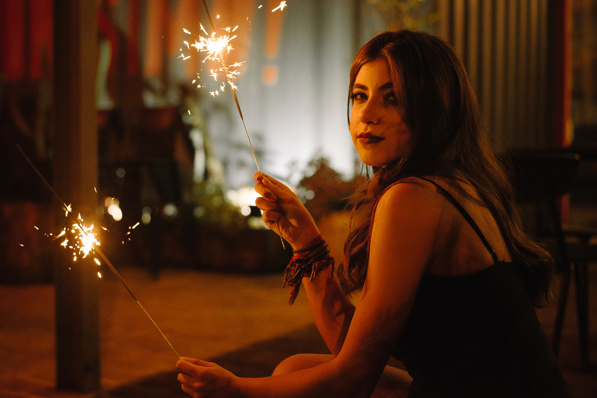 Ensaio de 15 anos em Lajeado por Thaty Maldaner Fotografia  de noite com luzes