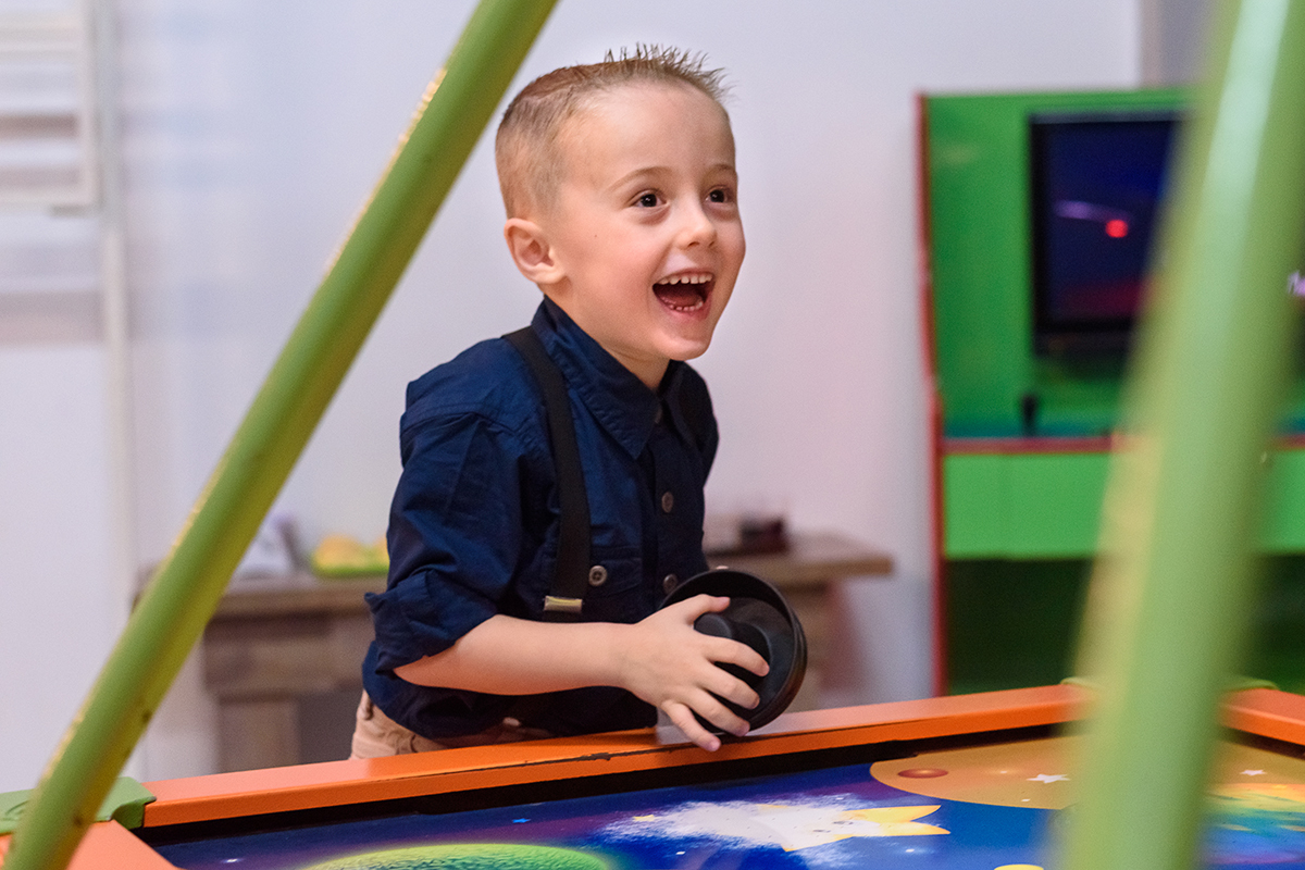 aniversário infantil de 4 anos  na brinq mania em lajeado, rio grande do sul, casa de festa, por thaty maldaner fotografia,  Carine Kruger Jornal Agora no Vale, divesão, alegria, brinquedos festa criança.
