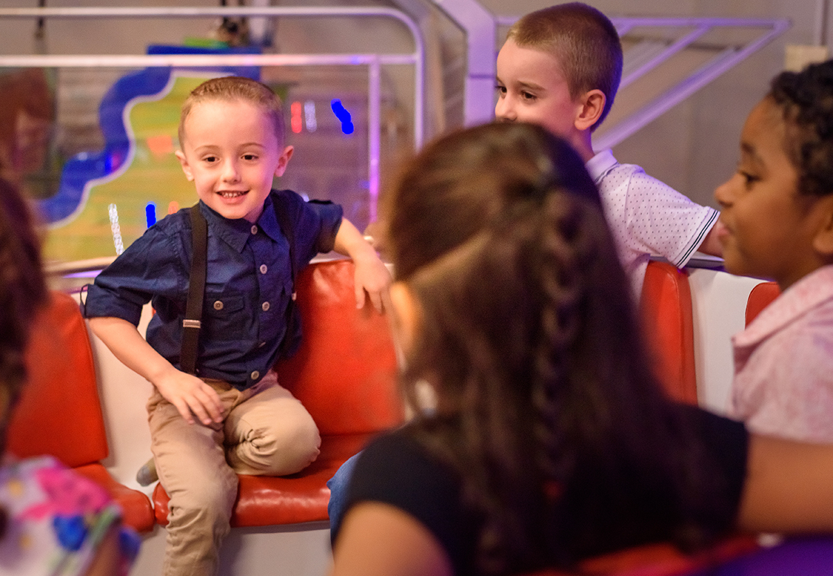 aniversário infantil de 4 anos  na brinq mania em lajeado, rio grande do sul, casa de festa, por thaty maldaner fotografia,  Carine Kruger Jornal Agora no Vale, divesão, alegria, brinquedos festa criança.