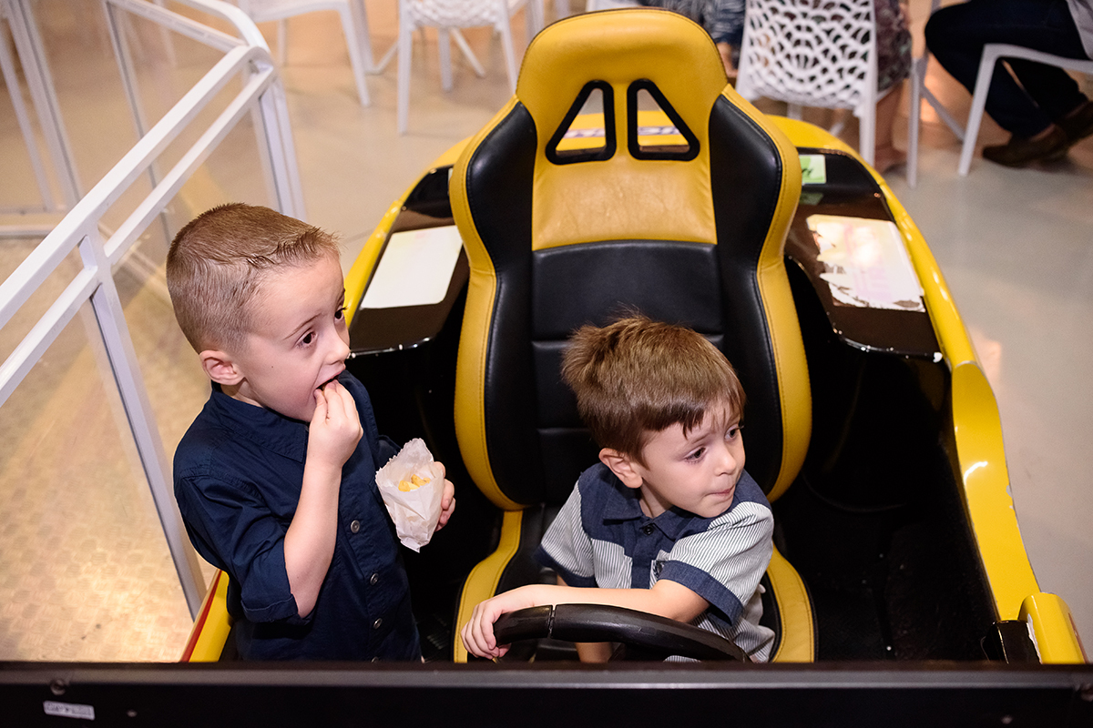 aniversário infantil de 4 anos  na brinq mania em lajeado, rio grande do sul, casa de festa, por thaty maldaner fotografia,  Carine Kruger Jornal Agora no Vale, divesão, alegria, brinquedos festa criança.