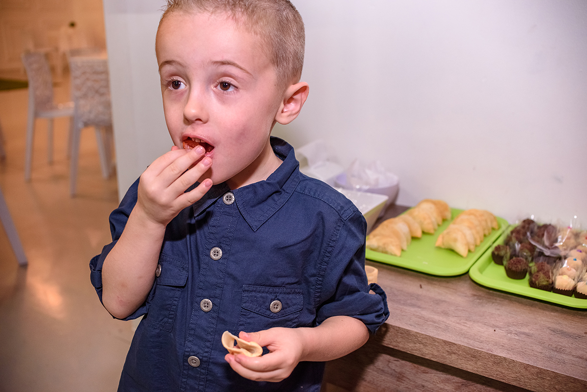 aniversário infantil de 4 anos  na brinq mania em lajeado, rio grande do sul, casa de festa, por thaty maldaner fotografia,  Carine Kruger Jornal Agora no Vale, divesão, alegria, brinquedos festa criança.
