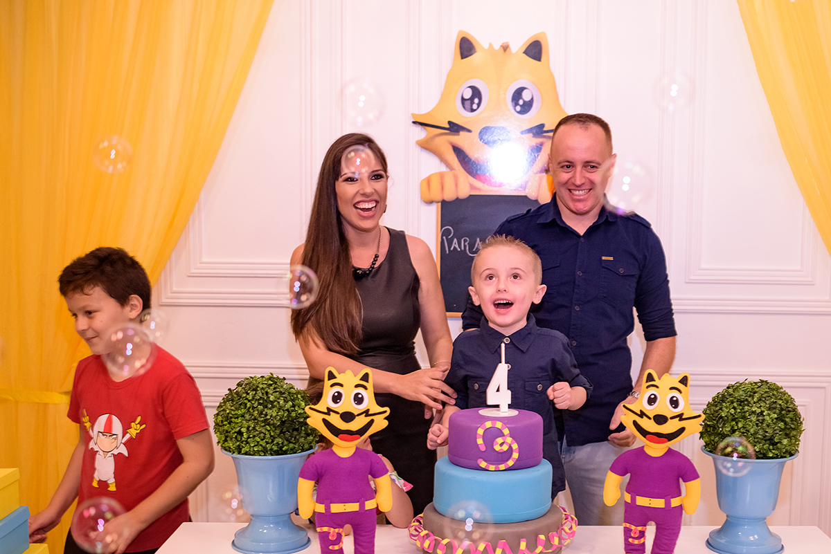 aniversário infantil de 4 anos  na brinq mania em lajeado, rio grande do sul, casa de festa, por thaty maldaner fotografia,  Carine Kruger Jornal Agora no Vale, divesão, alegria, brinquedos festa criança.