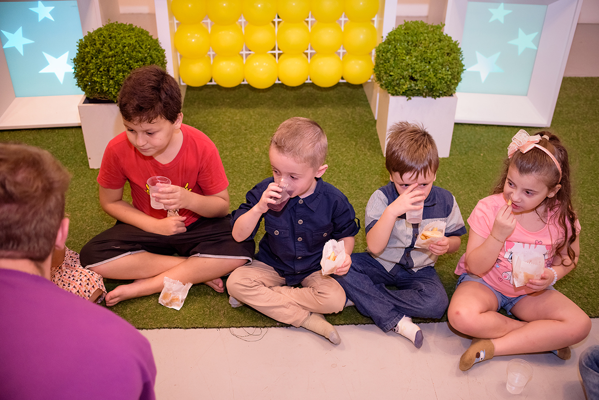 aniversário infantil de 4 anos  na brinq mania em lajeado, rio grande do sul, casa de festa, por thaty maldaner fotografia,  Carine Kruger Jornal Agora no Vale, divesão, alegria, brinquedos festa criança.