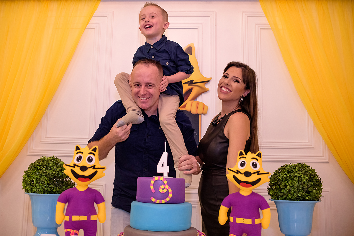 aniversário infantil de 4 anos  na brinq mania em lajeado, rio grande do sul, casa de festa, por thaty maldaner fotografia,  Carine Kruger Jornal Agora no Vale, divesão, alegria, brinquedos festa criança.