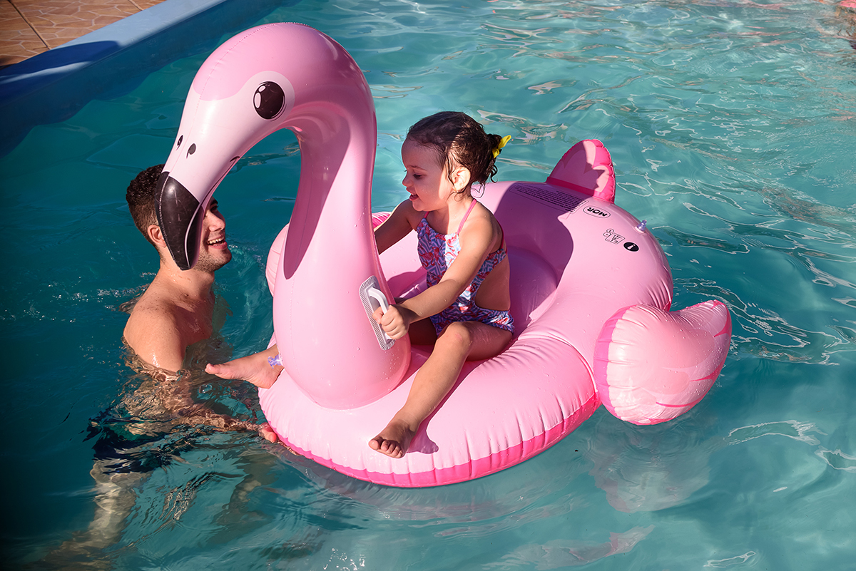 festa de aniversário infantil 3 anos Alice em Cariacica, Vitória, Espirito Santo ES, Sítio da Lala, fotografia festa na piscina por Thaty Maldaner  Fotografia