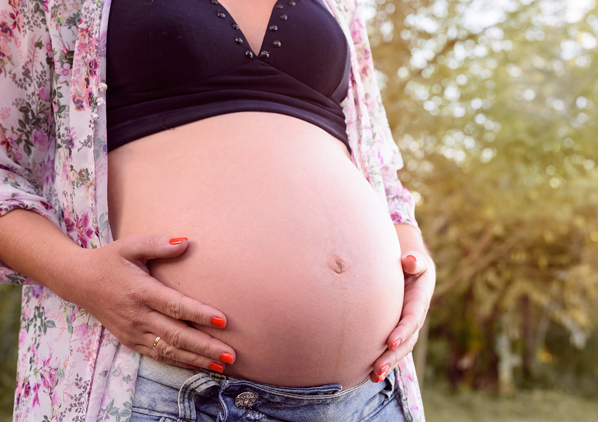 barrigão da gestante no ensaio externo