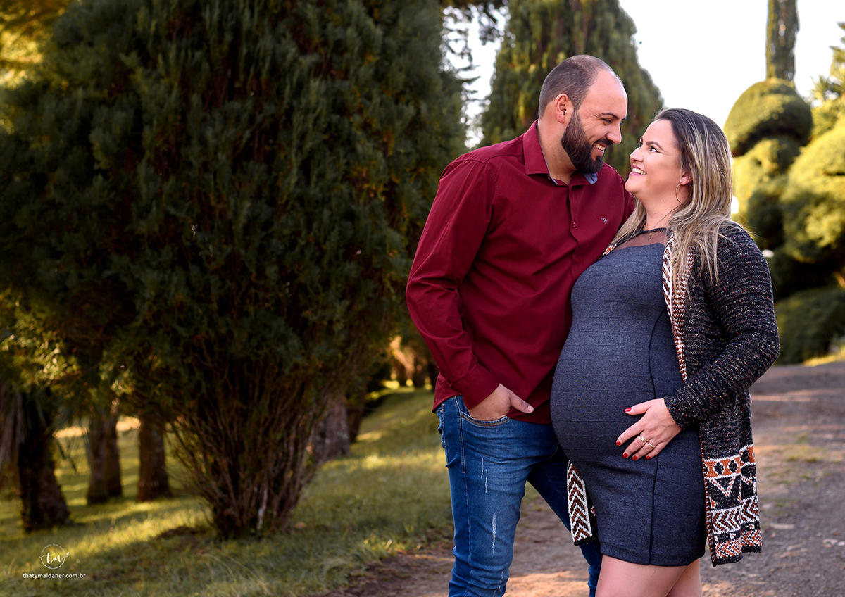 ensaio de gestante externo, ar livre, no parque das tuias realizado no inverno 