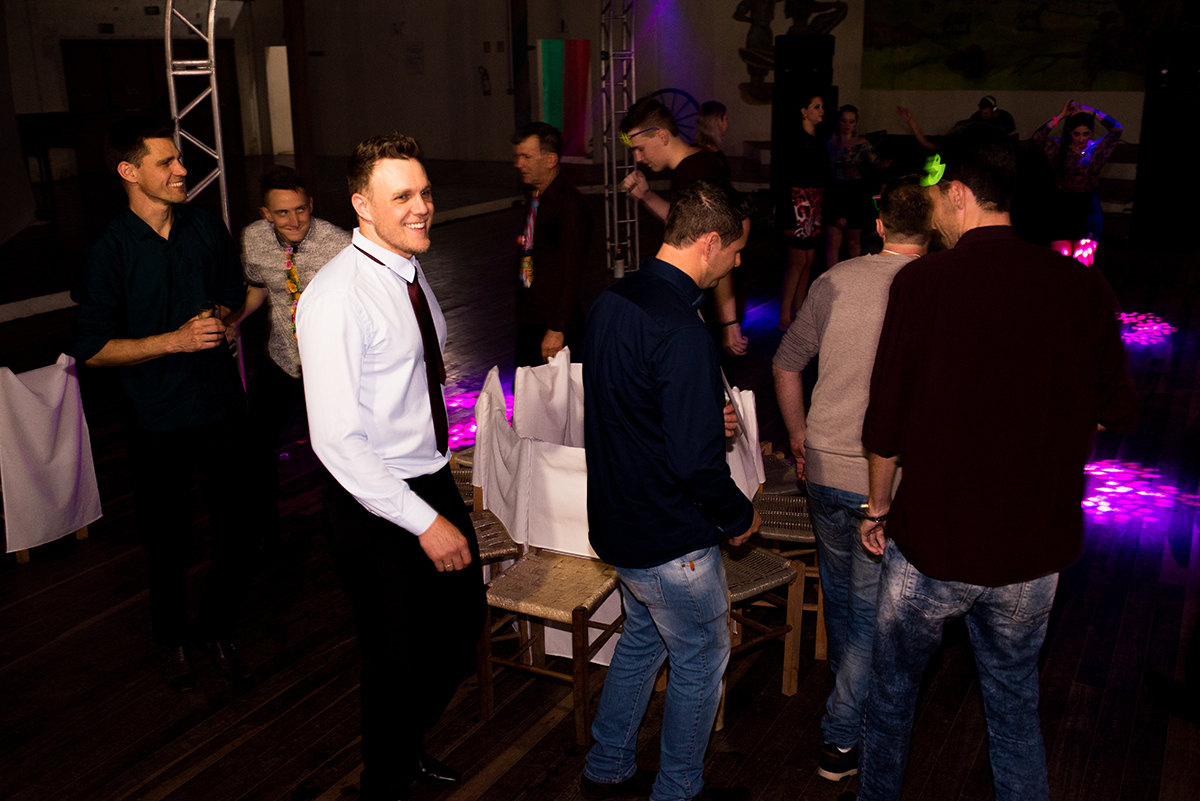 dança da cadeira é atração da festa de formatura em CTC