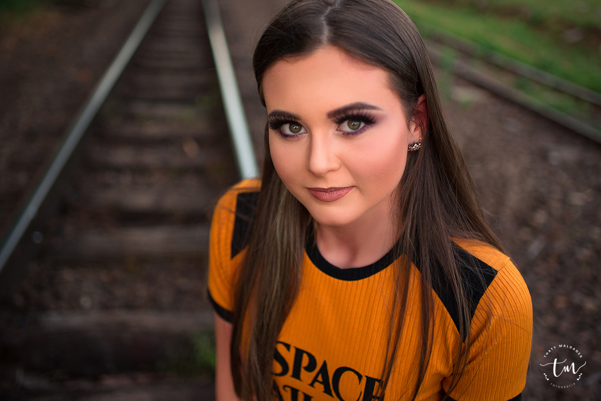 ensaio fotográfico de 15 anos nos trilhos