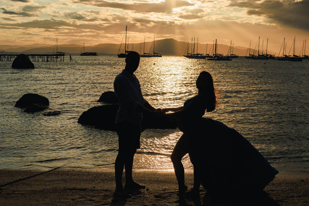 A doce espera de Hiene registrada em um dos cenários mais encantadores de Florianópolis