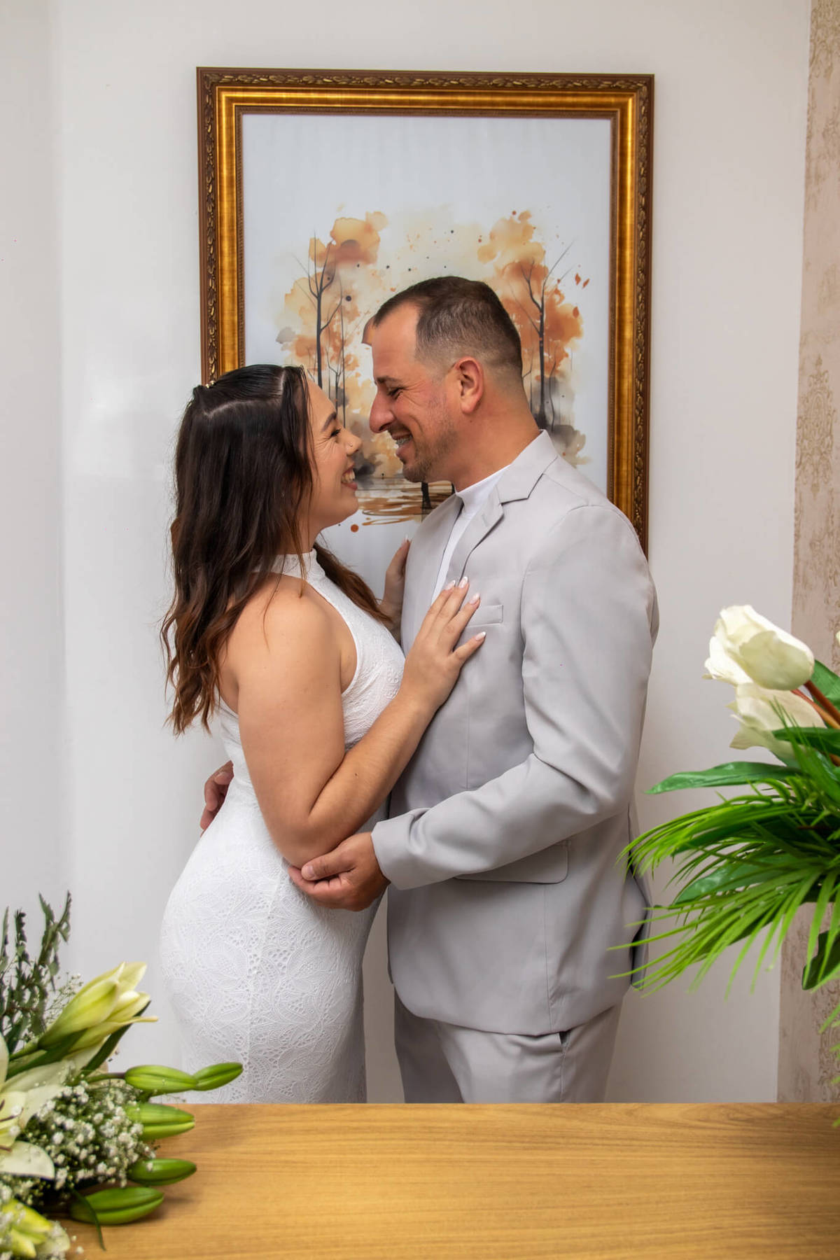 Retrato romântico do casal no interior do
cartório de Biguaçu.