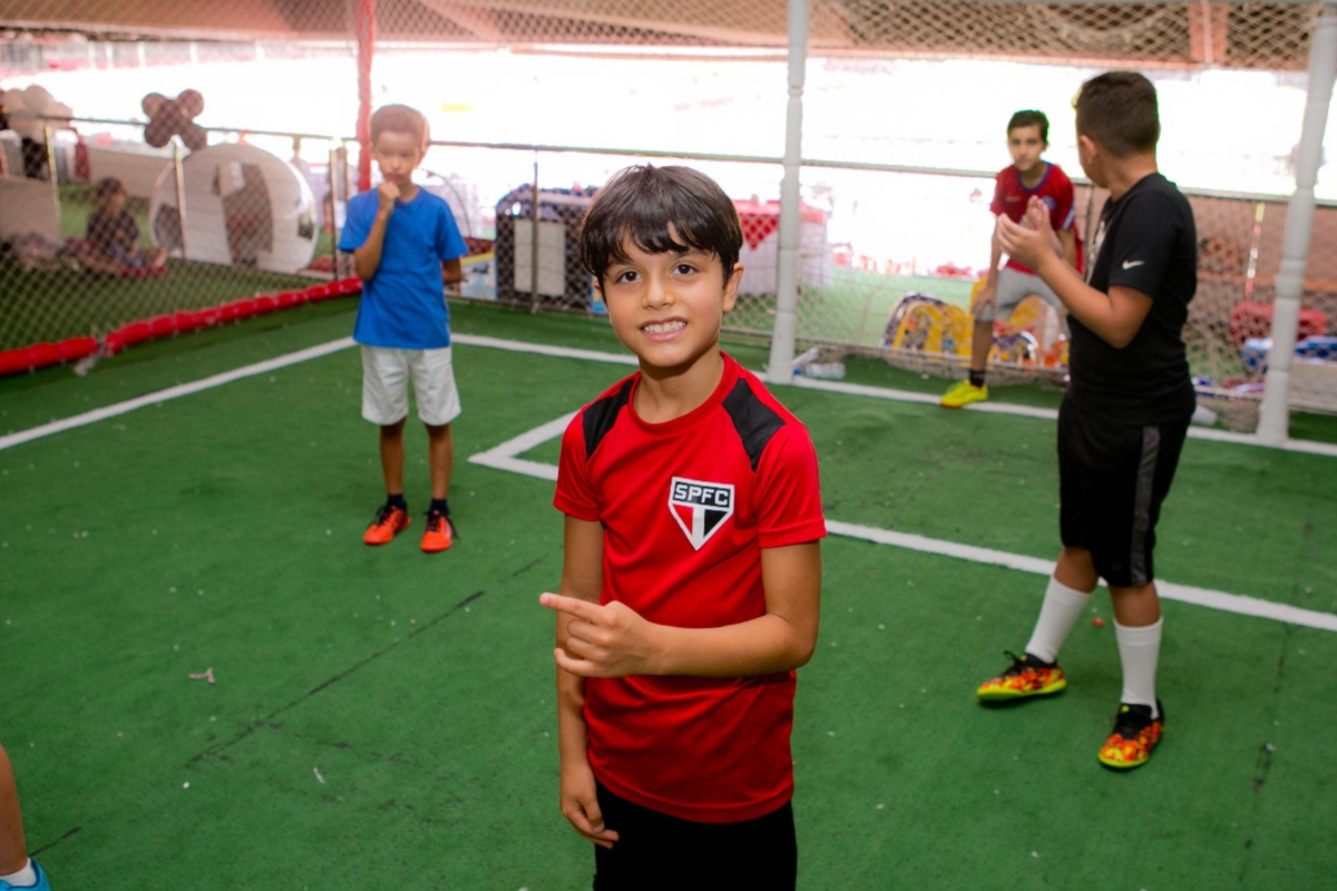 festa infantil, festa infantil diferente, aniversário de criança no estádio do morumbi, criança são paulina