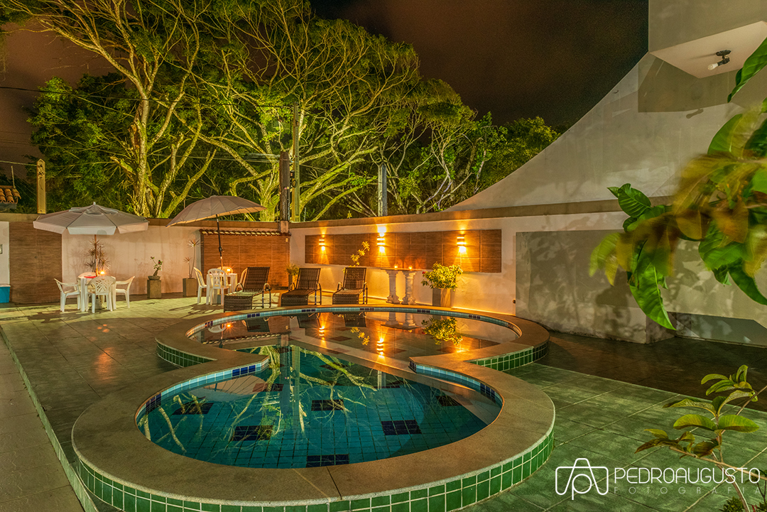 Piscina à noite - Pousada Lua e Mar