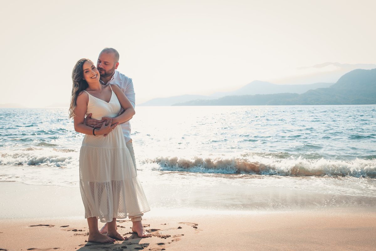 pre wedding na praia; ensaio na praia; pre wedding ilhabela; ensaio ilhabela; pre wedding; ensaio; photometria fotos; photometria; fotógrafo santo andré; fotografo são paulo; ensaio casal; pre casamento; ensaio pre wedding