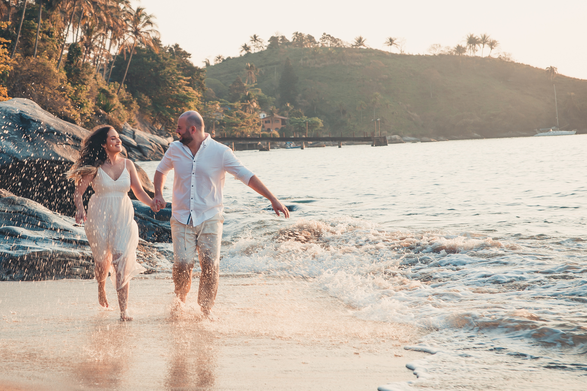 pre wedding na praia; ensaio na praia; pre wedding ilhabela; ensaio ilhabela; pre wedding; ensaio; photometria fotos; photometria; fotógrafo santo andré; fotografo são paulo; ensaio casal; pre casamento; ensaio pre wedding