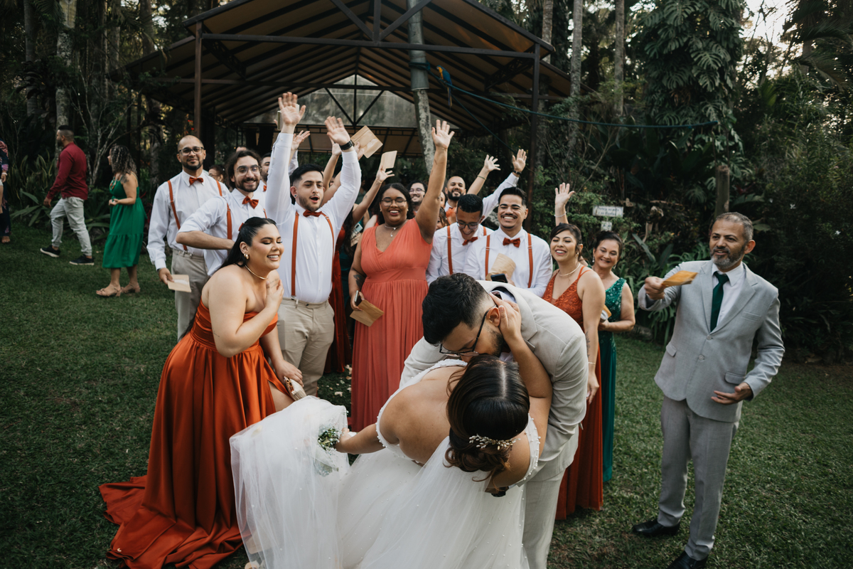 cerimonia católica, casamento no campo, photometria, photometria fotos, fotografo santo andré, fotografo são paulo, fotografia de casamento, casamento, casamento itapecerica da serra, mombaça park, casamento luciane e renan, beijo noivos
