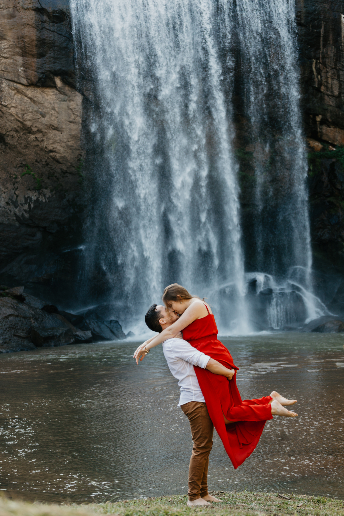 pre wedding na cachoeira; ensaio na cachoeira; pre wedding cachoeira grande; ensaio cachoeira grande; pre wedding; ensaio; photometria fotos; photometria; fotógrafo santo andré; fotografo são paulo; ensaio pre wedding, cachoeira grande; lagoinha