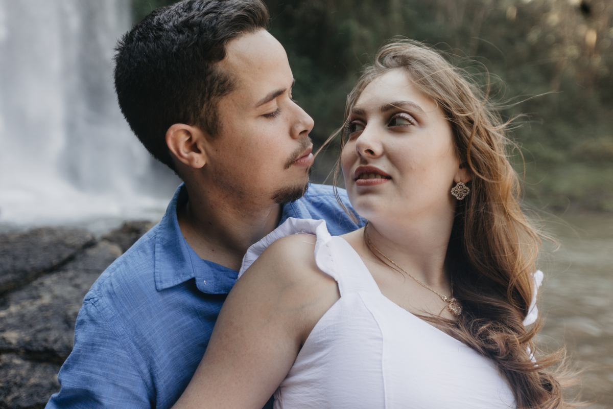 pre wedding na cachoeira; ensaio na cachoeira; pre wedding cachoeira grande; ensaio cachoeira grande; pre wedding; ensaio; photometria fotos; photometria; fotógrafo santo andré; fotografo são paulo; ensaio pre wedding, cachoeira grande; lagoinha