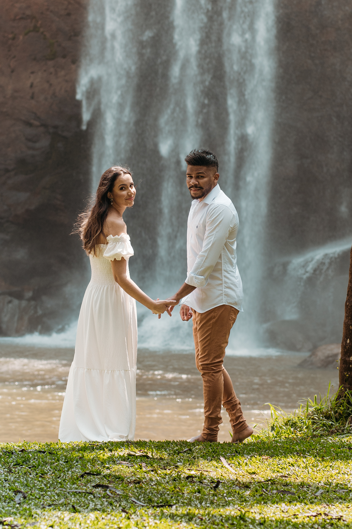 pre wedding na cachoeira; ensaio na cachoeira; pre wedding cachoeira grande; ensaio cachoeira grande; pre wedding; ensaio; photometria fotos; photometria; fotógrafo santo andré; fotografo são paulo; ensaio pre wedding, cachoeira grande; lagoinha