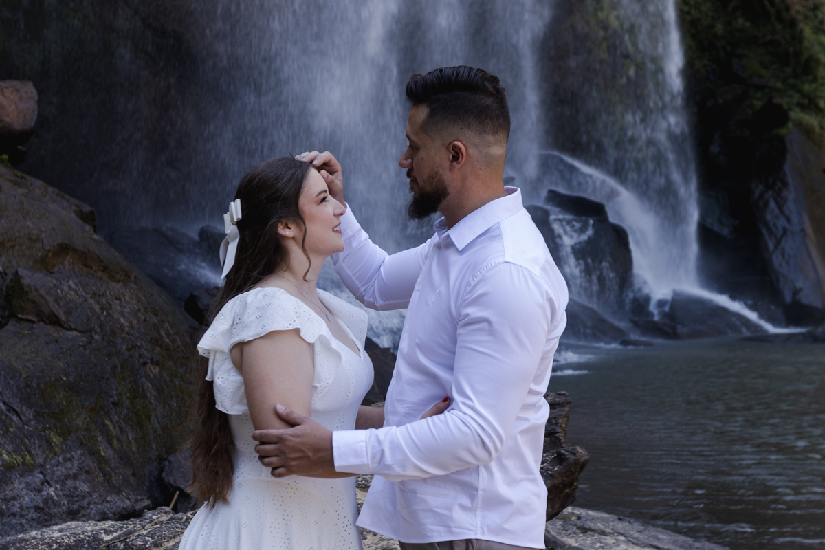pre wedding na cachoeira; ensaio na cachoeira; pre wedding cachoeira grande; ensaio cachoeira grande; pre wedding; ensaio; photometria fotos; photometria; fotógrafo santo andré; fotografo são paulo; ensaio pre wedding, cachoeira grande; lagoinha