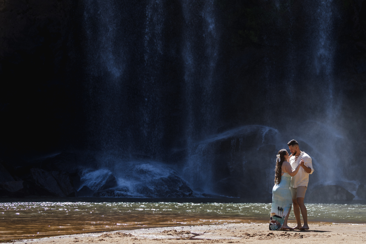 pre wedding na cachoeira; ensaio na cachoeira; pre wedding cachoeira grande; ensaio cachoeira grande; pre wedding; ensaio; photometria fotos; photometria; fotógrafo santo andré; fotografo são paulo; ensaio pre wedding, cachoeira grande; lagoinha