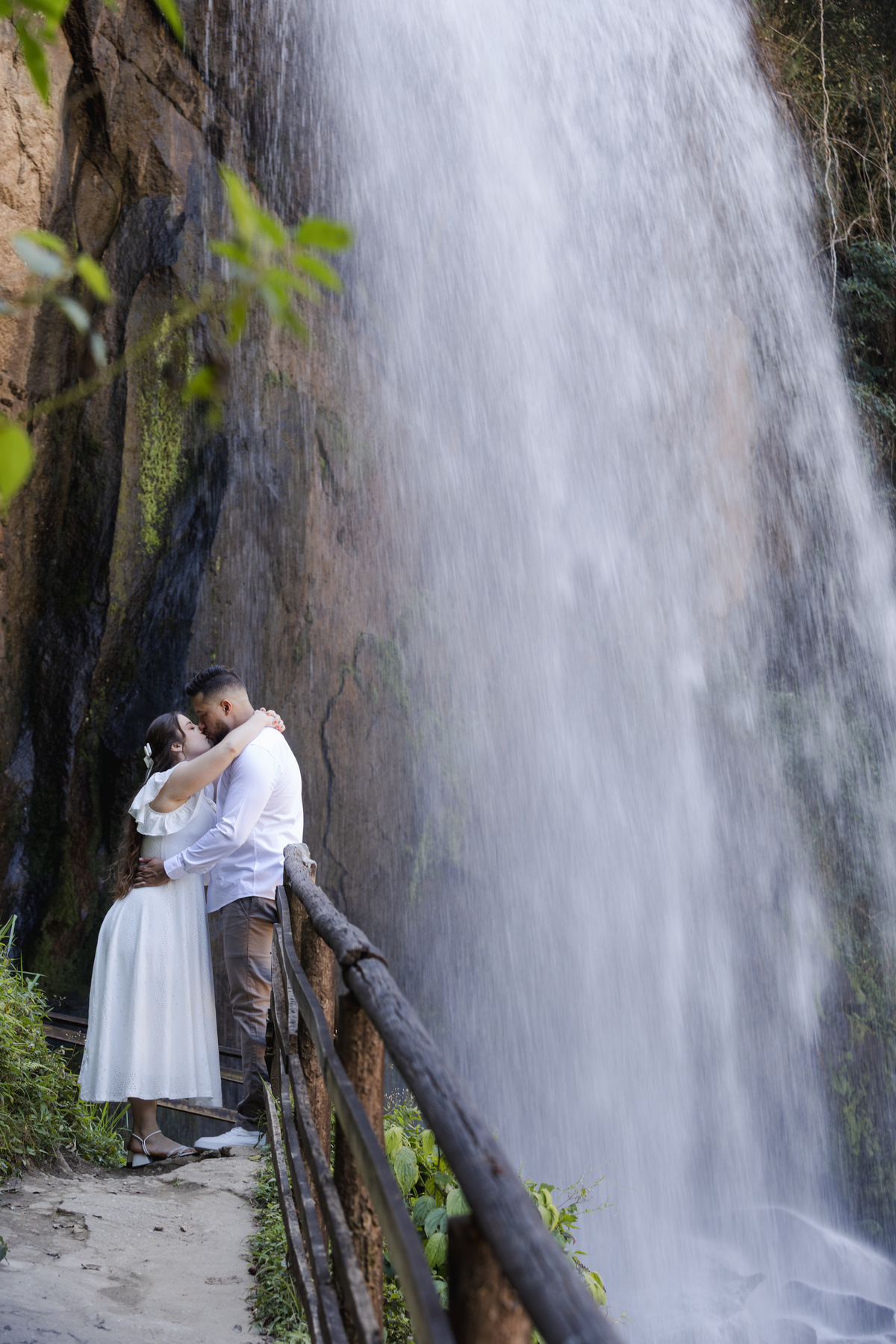 pre wedding na cachoeira; ensaio na cachoeira; pre wedding cachoeira grande; ensaio cachoeira grande; pre wedding; ensaio; photometria fotos; photometria; fotógrafo santo andré; fotografo são paulo; ensaio pre wedding, cachoeira grande; lagoinha