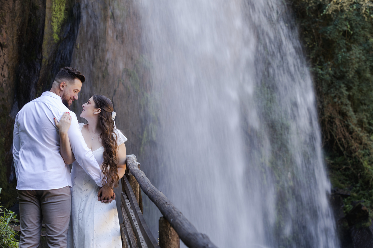 pre wedding na cachoeira; ensaio na cachoeira; pre wedding cachoeira grande; ensaio cachoeira grande; pre wedding; ensaio; photometria fotos; photometria; fotógrafo santo andré; fotografo são paulo; ensaio pre wedding, cachoeira grande; lagoinha