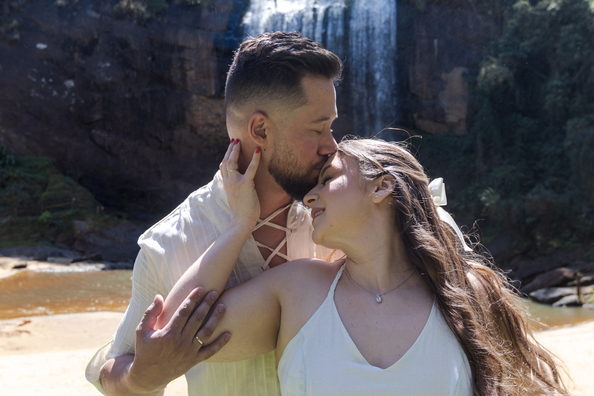 pre wedding na cachoeira; ensaio na cachoeira; pre wedding cachoeira grande; ensaio cachoeira grande; pre wedding; ensaio; photometria fotos; photometria; fotógrafo santo andré; fotografo são paulo; ensaio pre wedding, cachoeira grande; lagoinha