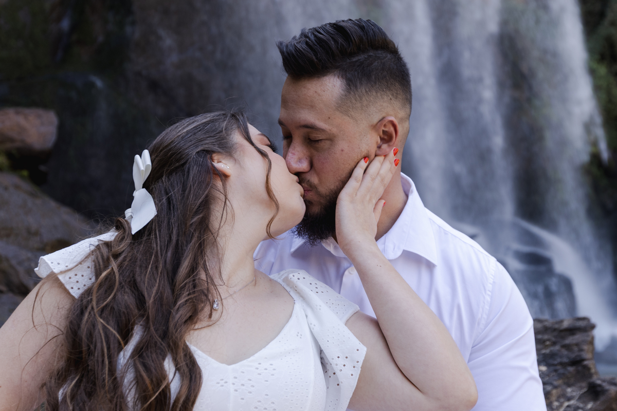 pre wedding na cachoeira; ensaio na cachoeira; pre wedding cachoeira grande; ensaio cachoeira grande; pre wedding; ensaio; photometria fotos; photometria; fotógrafo santo andré; fotografo são paulo; ensaio pre wedding, cachoeira grande; lagoinha