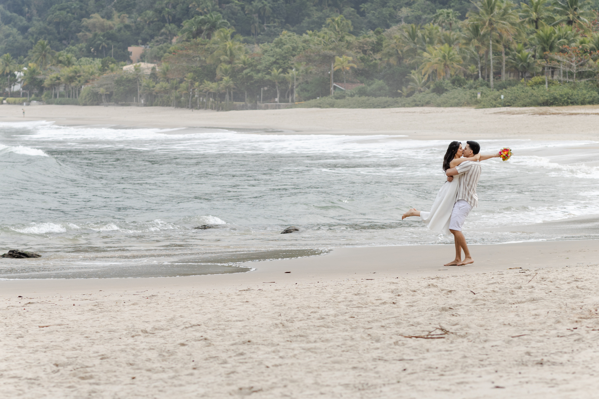 pre wedding na praia; ensaio na praia; pre wedding guaruja; ensaio guaruja; pre wedding; ensaio; photometria fotos; photometria; fotógrafo santo andré; fotografo são paulo; praia de são pedro, praia das conchas, praia do guaruja