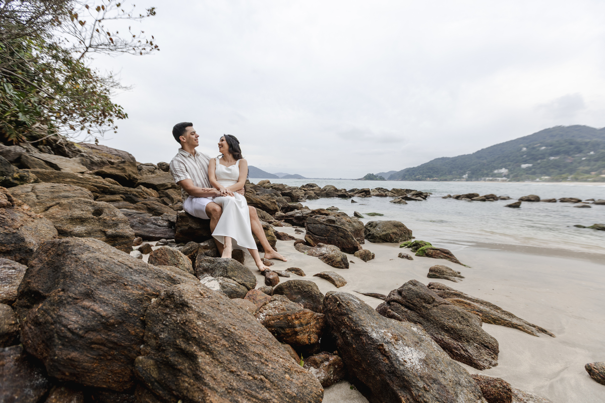 pre wedding na praia; ensaio na praia; pre wedding guaruja; ensaio guaruja; pre wedding; ensaio; photometria fotos; photometria; fotógrafo santo andré; fotografo são paulo; praia de são pedro, praia das conchas, praia do guaruja