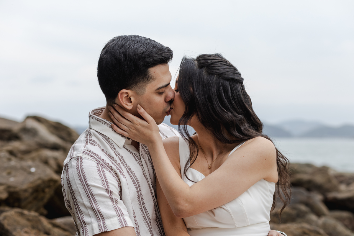 pre wedding na praia; ensaio na praia; pre wedding guaruja; ensaio guaruja; pre wedding; ensaio; photometria fotos; photometria; fotógrafo santo andré; fotografo são paulo; praia de são pedro, praia das conchas, praia do guaruja