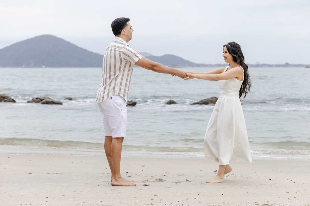 pre wedding na praia; ensaio na praia; pre wedding guaruja; ensaio guaruja; pre wedding; ensaio; photometria fotos; photometria; fotógrafo santo andré; fotografo são paulo; praia de são pedro, praia das conchas, praia do guaruja