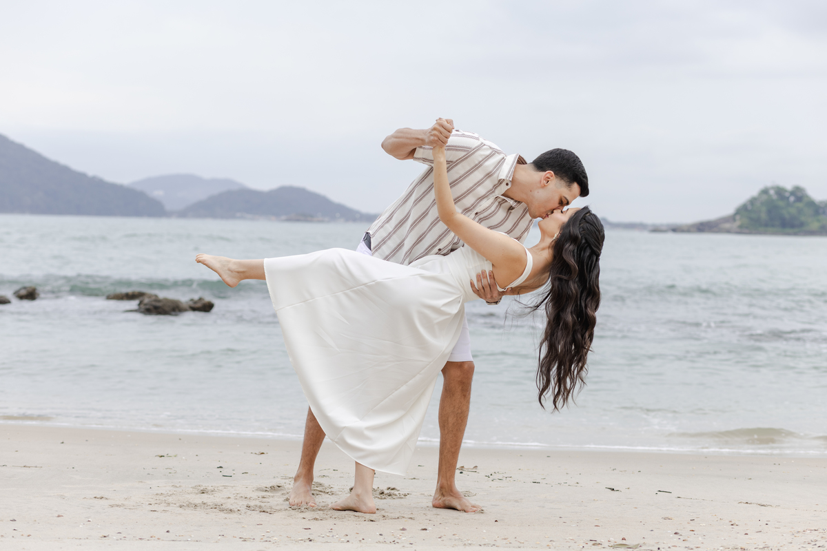 pre wedding na praia; ensaio na praia; pre wedding guaruja; ensaio guaruja; pre wedding; ensaio; photometria fotos; photometria; fotógrafo santo andré; fotografo são paulo; praia de são pedro, praia das conchas, praia do guaruja