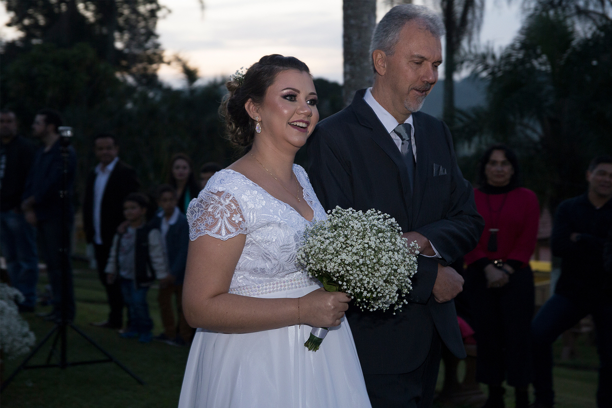 casamento no campo, casamento evangélico, casamento rústico, chacara sato suzano; Casamento; wedding; fotografia de casamento;  fotógrafo de casamento; entrada da noiva