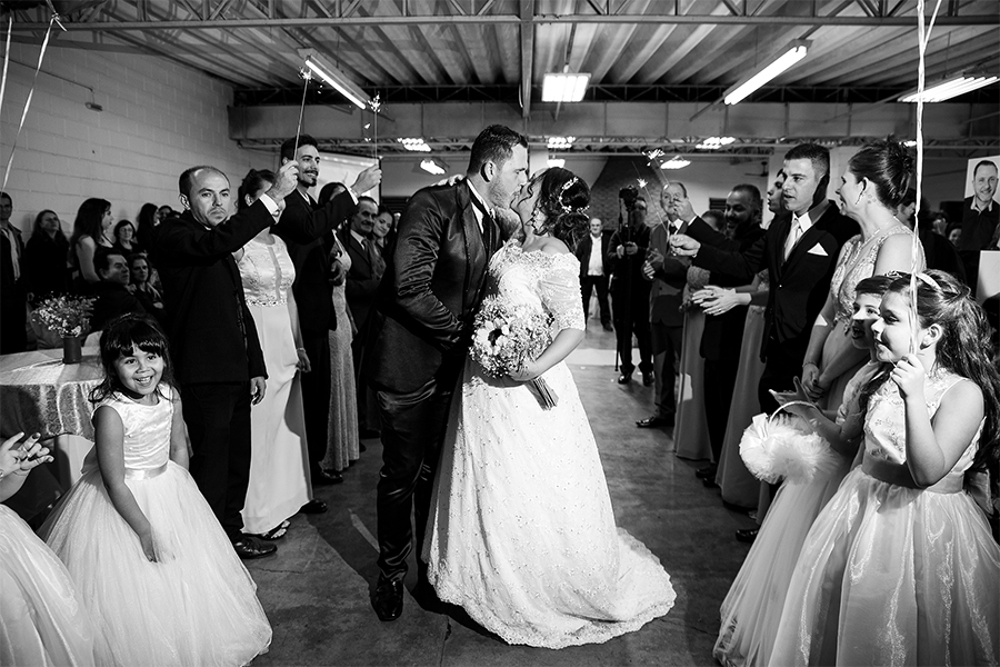 Casamento; wedding; fotografia de casamento; casamento em santo andré; Fotógrafo de santo andré; fotógrafo de casamento; saida dos noivos; beijo noivos