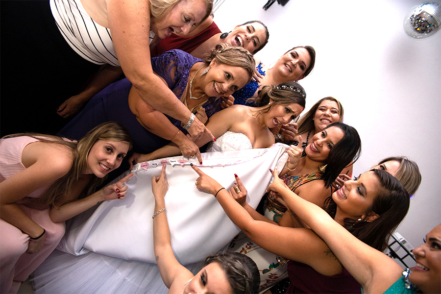 Buffet Monte Olivetto; Casamento; wedding; fotografia de casamento; casamento em são paulo; Fotógrafo de São Paulo; making of da noiva; fotógrafo de casamento; barra do vestido da noiva